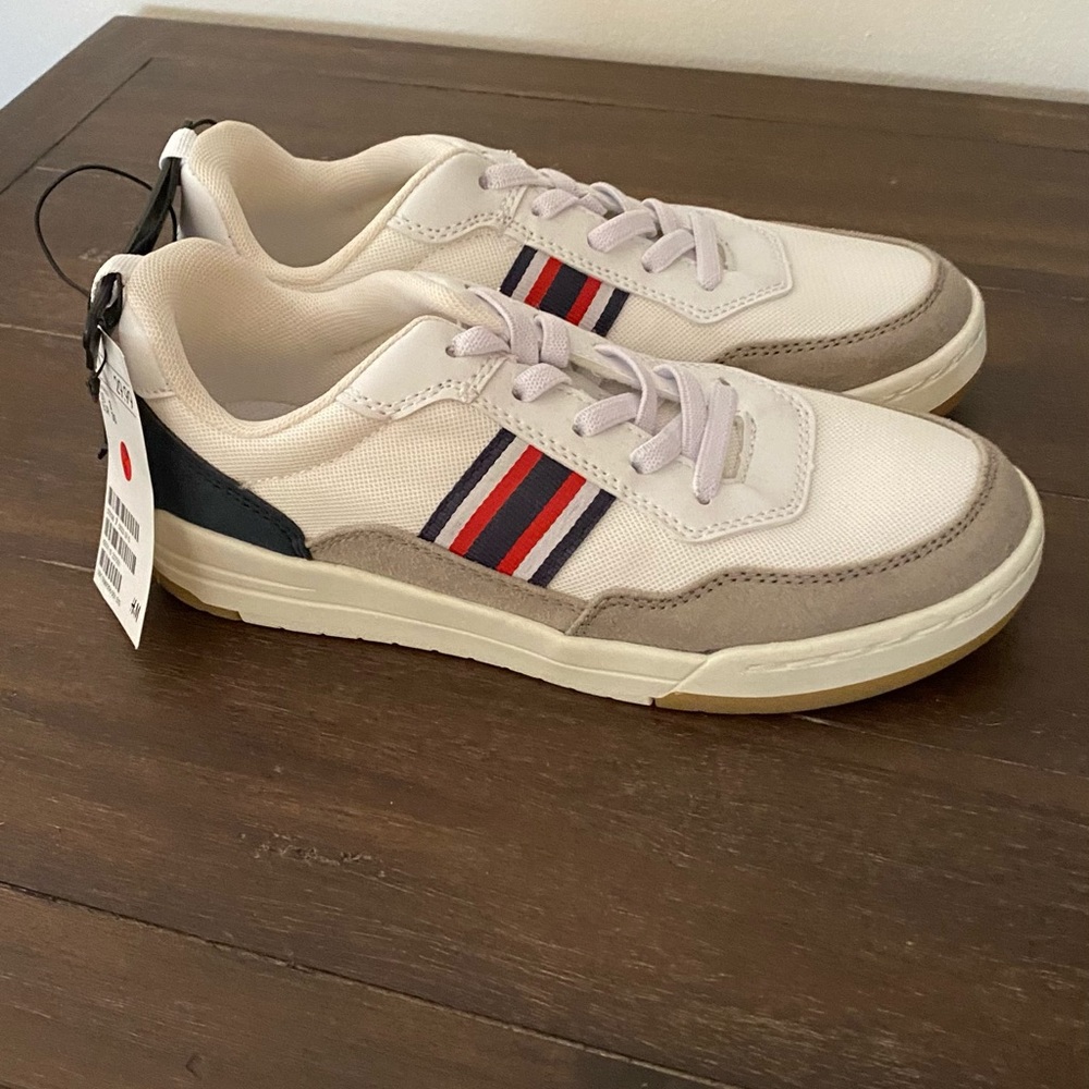 H&M size 3 NEW sneakers